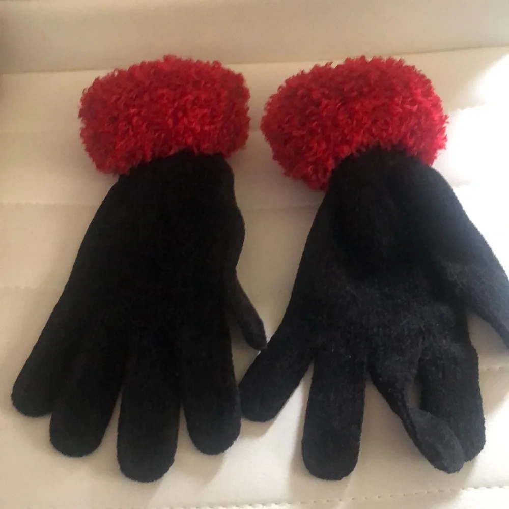 Vintage Black gloves with red cuff hardly worn. 95% acrylic 5% spandex